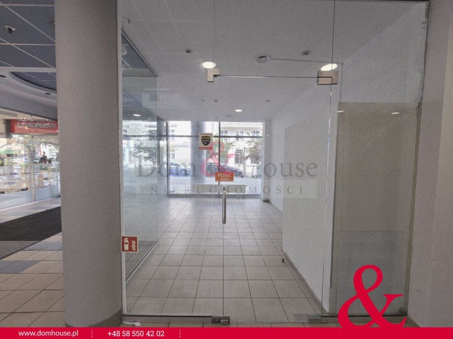 witryna, parter, przy samym wejściu do Atrium: zdjecie 97886766