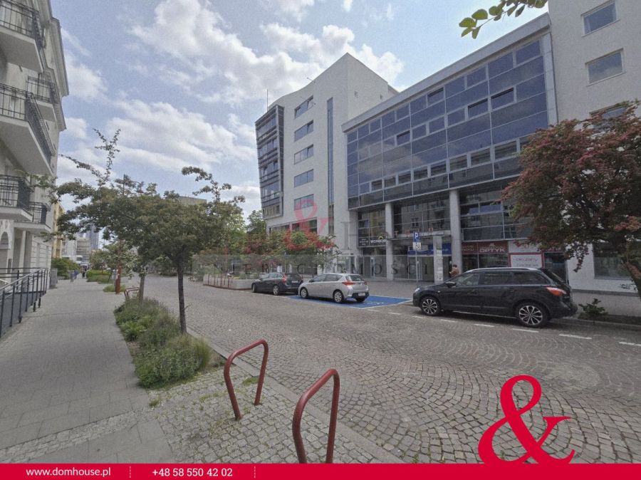 witryna, parter, przy samym wejściu do Atrium: zdjecie 97886770