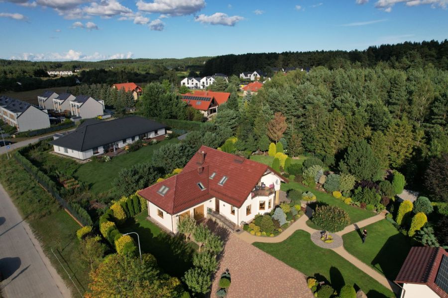 solidny dom dla Rodziny z ustronnym ogrodem