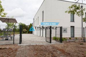 Obiekt handlowo-usługowy z pokojami na wynajem: zdjecie 66401146