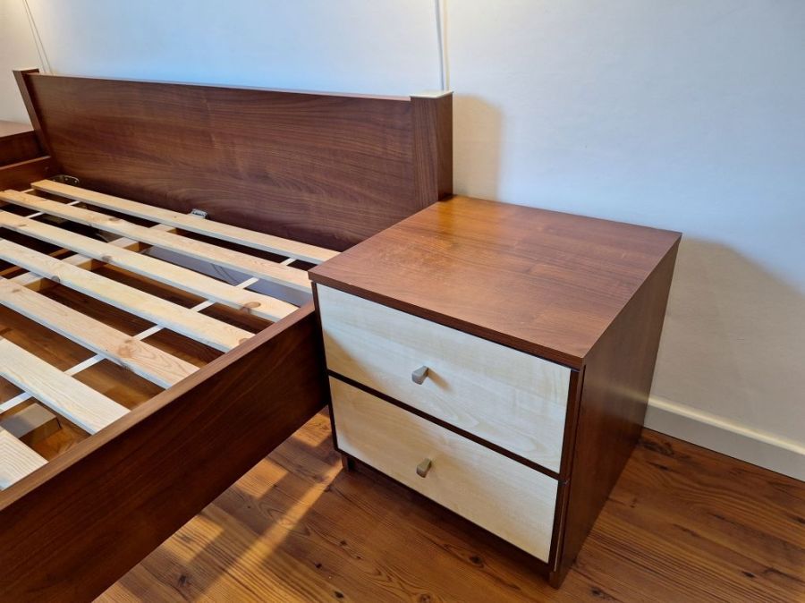 Łóżko160 x 200 (bez materaca) + 2 stoliki nocne: zdjęcie 98510249