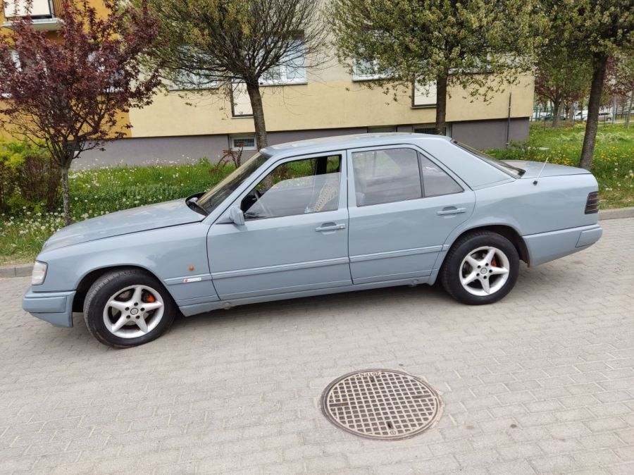 Mercedes 124 sedan. r1988,poj 2.3benz-gaz. Skrz Automat. z Opłatami: zdjęcie 98594069