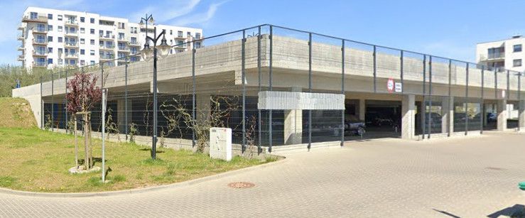 Miejsce parkingowe pod zadaszeniem - wolne od zaraz!!!