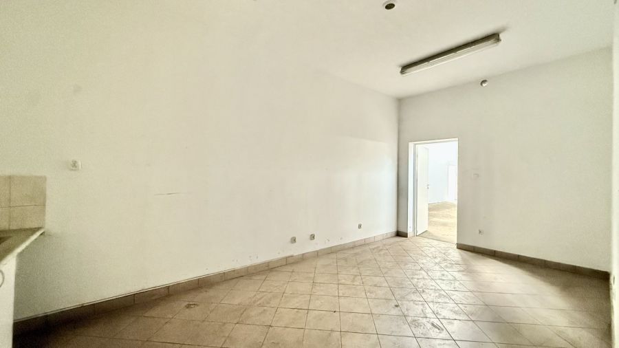 Wynajmę ogrzewany magazyn z 4 bramami poziom O, blisko A1: zdjecie 98663657