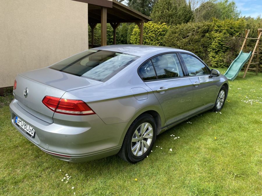 Volkswagen Passat sedan szary: zdjęcie 98670351