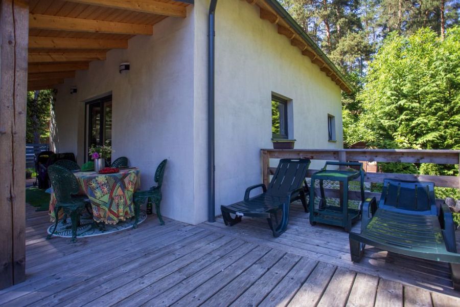 Dom przy lesie | 1221 m&sup2; działka| 2 domki gościnne: zdjecie 98693190