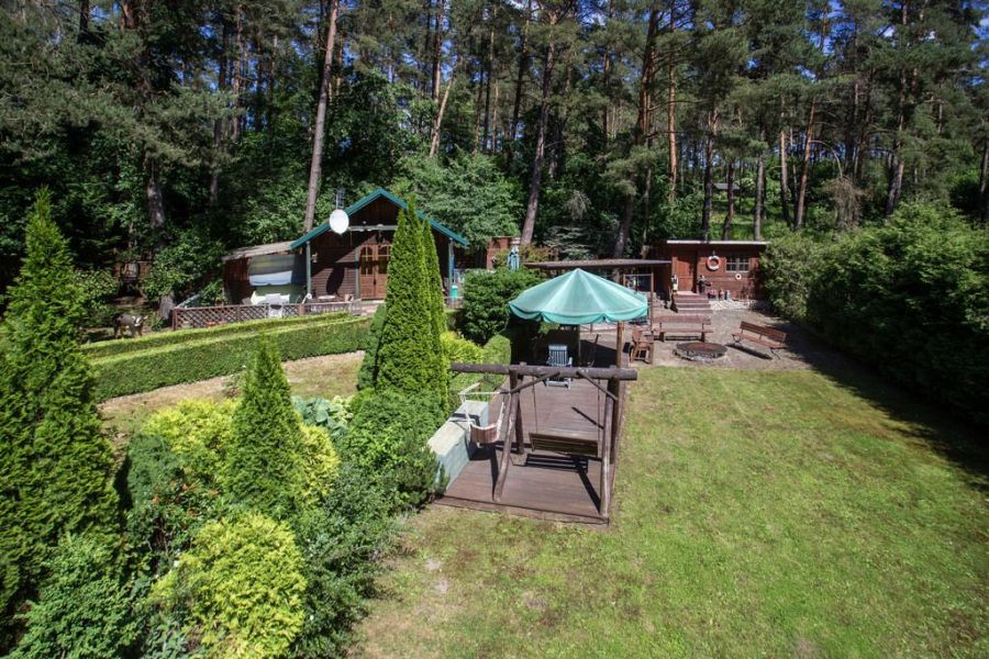 Dom przy lesie | 1221 m&sup2; działka| 2 domki gościnne: zdjecie 98693192