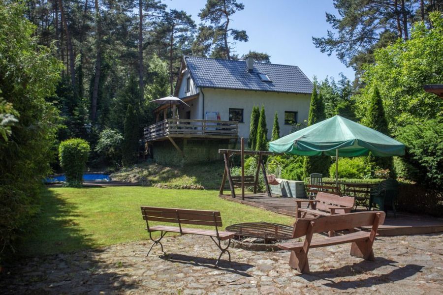 Dom przy lesie | 1221 m&sup2; działka| 2 domki gościnne: zdjecie 98693194