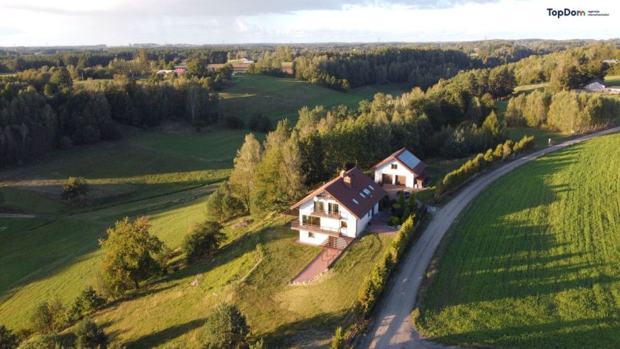 dom z panoramicznym widokiem na zieleń i dolinę |: zdjęcie 98787805