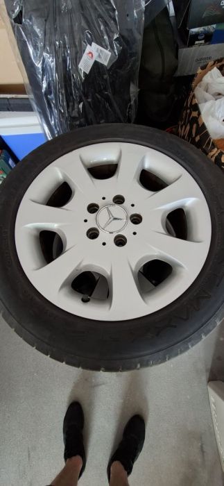 Oryginalna felga Mercedes z oponą: zdjęcie 98706943