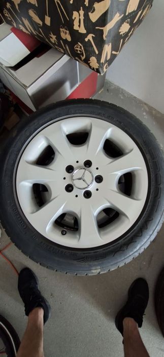 Oryginalna felga Mercedes z oponą: zdjęcie 98706944