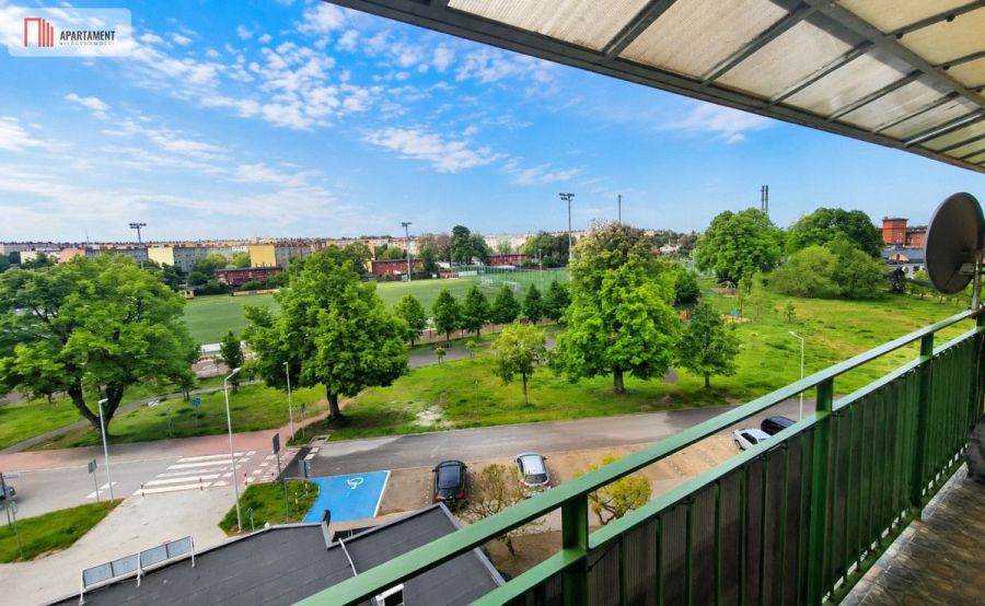 M3 z balkonem z widokiem na panoramę.: zdjęcie 98791819