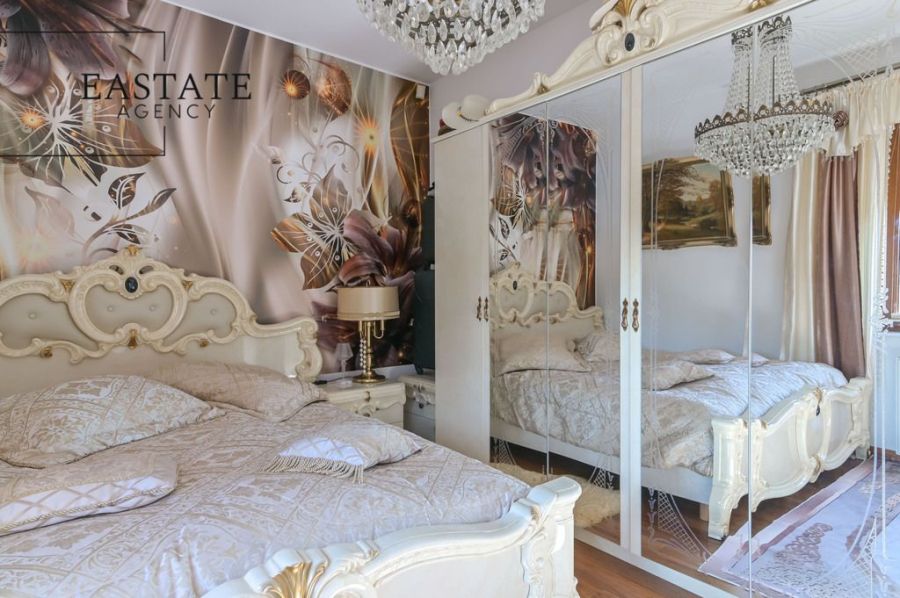Piętrowy dom, 5-pokojowy, garaż i domek dla gości: zdjęcie 98727574