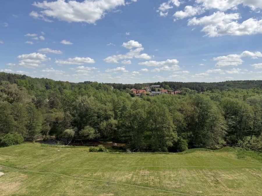 Dwa poziomy | Widok na rzekę i las | Balkon: zdjęcie 98731754
