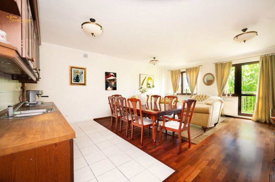 Trzy pokoje w spokojnej okolicy, niedaleko morza: zdjecie 98742243