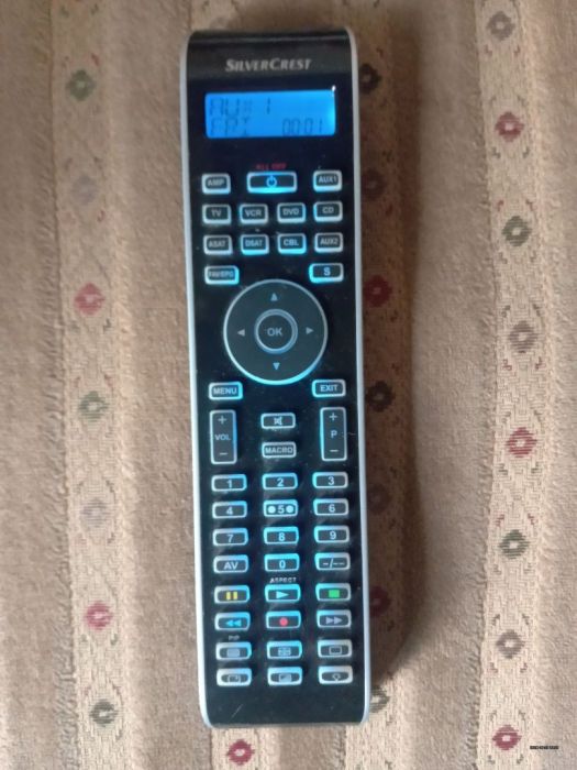Pilot uniwersalny TV