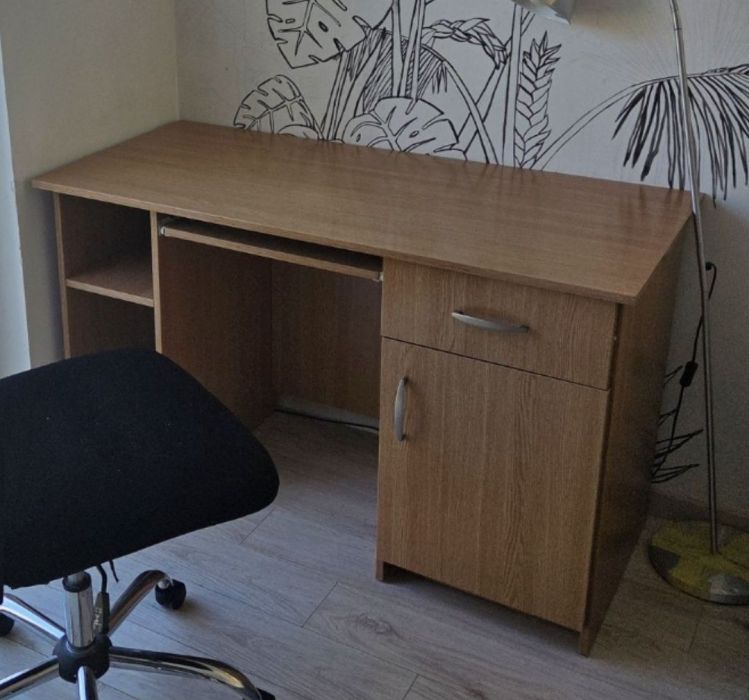 Biurko z szafką: zdjęcie 98751454