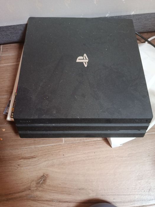 Sprzedam konsole ps4