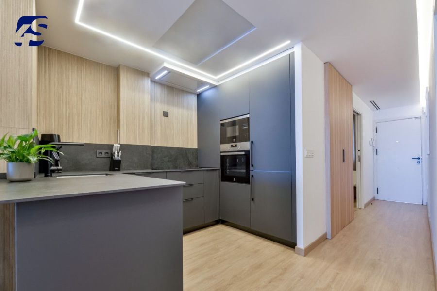 Dwupoziomowy apartament w 1 linii brzegowej: zdjecie 98807509