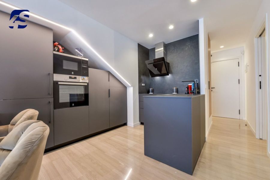 Dwupoziomowy apartament w 1 linii brzegowej: zdjecie 98807520