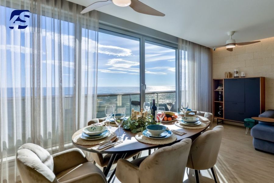 Dwupoziomowy apartament w 1 linii brzegowej: zdjecie 98807489