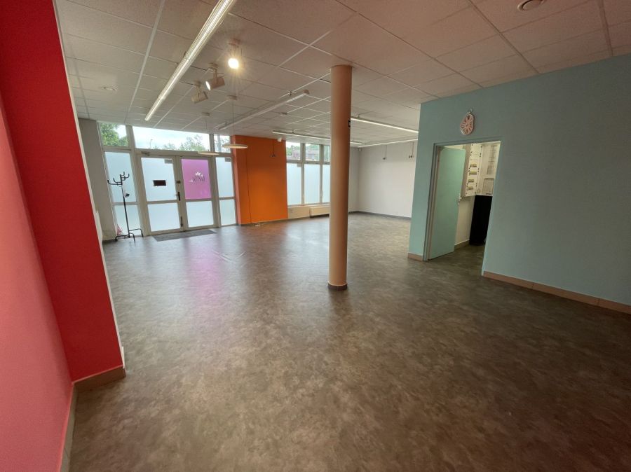 Lokal 84 m² | Duże witryny | Parking | Sklep/Biuro/Kancelaria