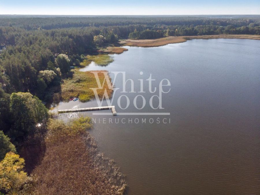 Ośrodek wypoczynkowy w lesie, nad jeziorem: zdjecie 98947001