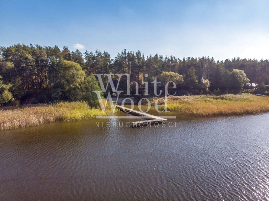 Ośrodek wypoczynkowy w lesie, nad jeziorem: zdjecie 98947004