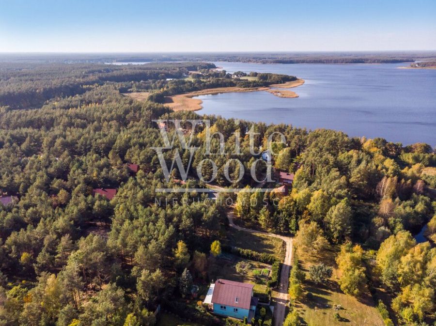 Ośrodek wypoczynkowy w lesie, nad jeziorem: zdjecie 98947008