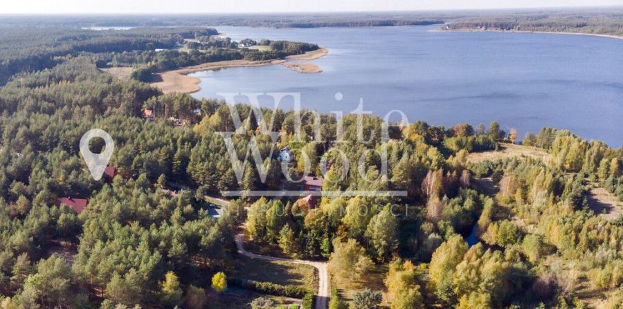 Ośrodek wypoczynkowy w lesie, nad jeziorem: zdjecie 98947029