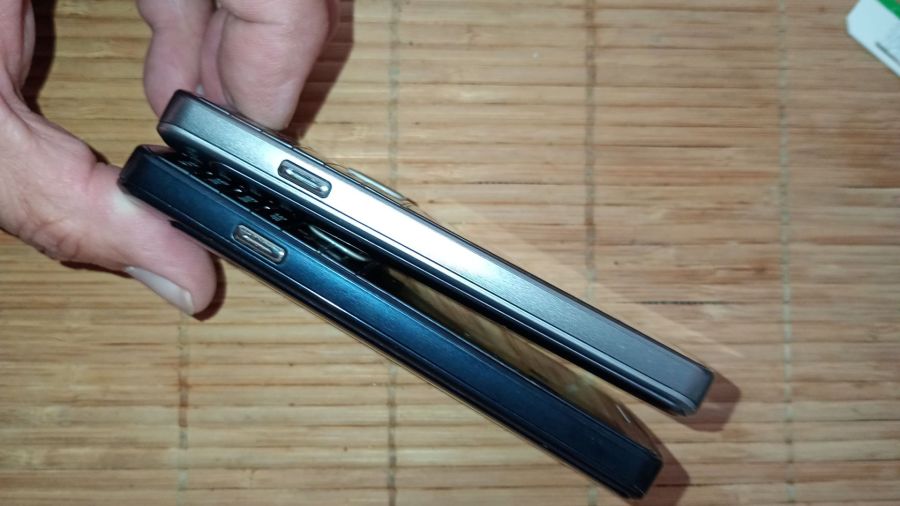 Samsungi gt-s5611 super stan cena za dwa: zdjecie 98983539