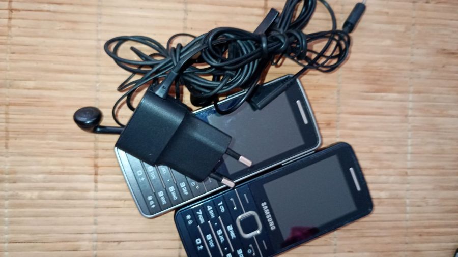 Samsungi gt-s5611 super stan cena za dwa: zdjecie 98983541