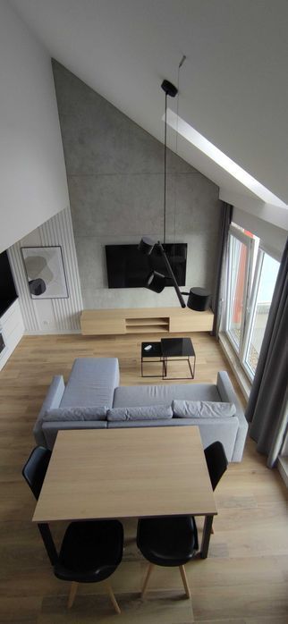 2 poziomowy apartament, olbrzymi taras o pow. 30m2, wysokość 5 m.