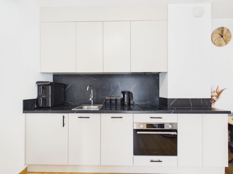 komfortowe mieszkanie nad morzem z basenem: zdjecie 99033498