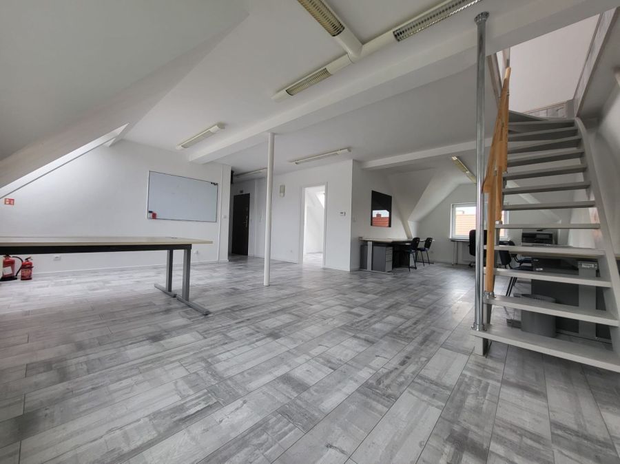Biuro 80 m² (dwupoziomowe) | Strzyża | okolice Garnizonu |