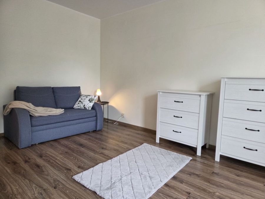 Duża Kawalerka 40 m.kw, wynajmę