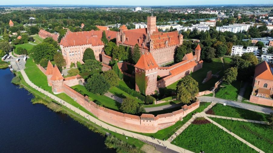 Ujęcia z lotu ptaka  drona - fotografia i filmy: zdjecie 99089413
