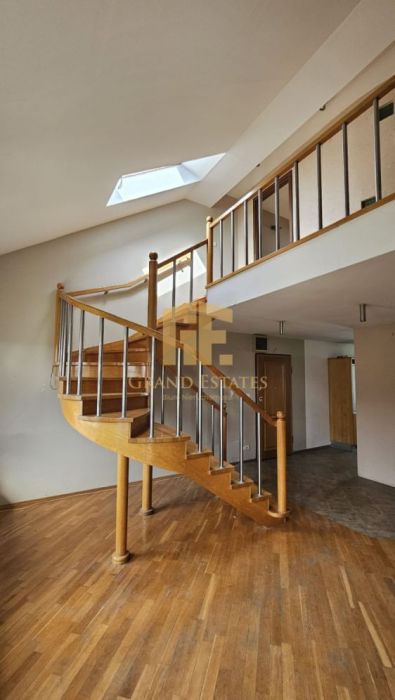 6-pokojowe mieszkanie 130m2 na Jasieniu