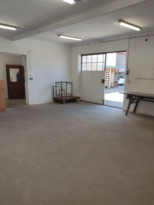 budynek warsztatowo magazynowy 70 m2 .