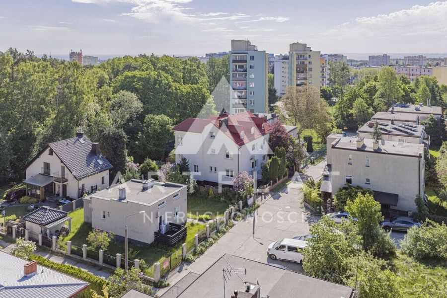 Przestronny dom z dużym ogrodem i sąsiedztwem lasu: zdjecie 99182319