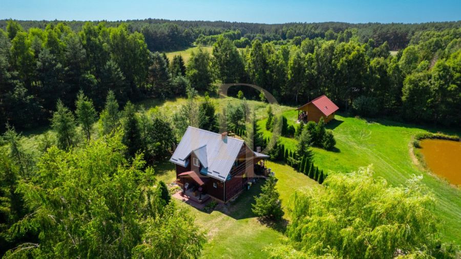 ałoroczny dom wśród zieleni | działka 1592 m&sup2;