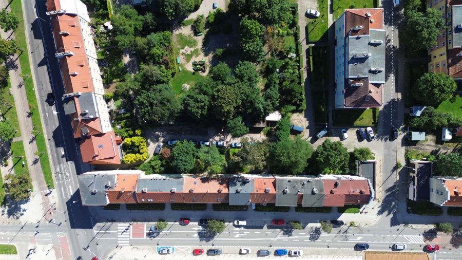Murowany garaż przy Metropolii | Automatyczna brama: zdjecie 99175628