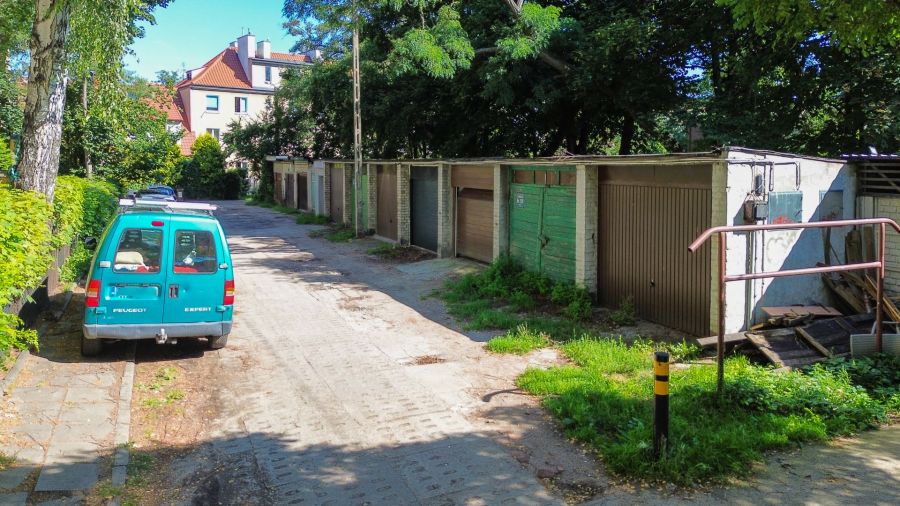 Murowany garaż przy Metropolii | Automatyczna brama: zdjecie 99175629