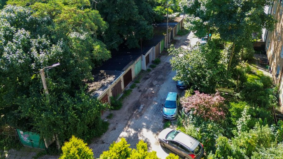 Murowany garaż przy Metropolii | Automatyczna brama: zdjecie 99175631