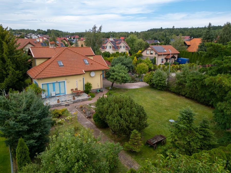 Duży dom i 1241 m&sup2; działki | Straszyn: zdjecie 99217031