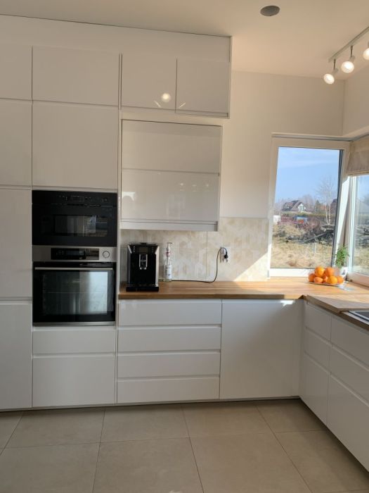 Do wynajęcia 8 pok + Kuchnia +2 łazienki +pralnia+ ogród 2000m2