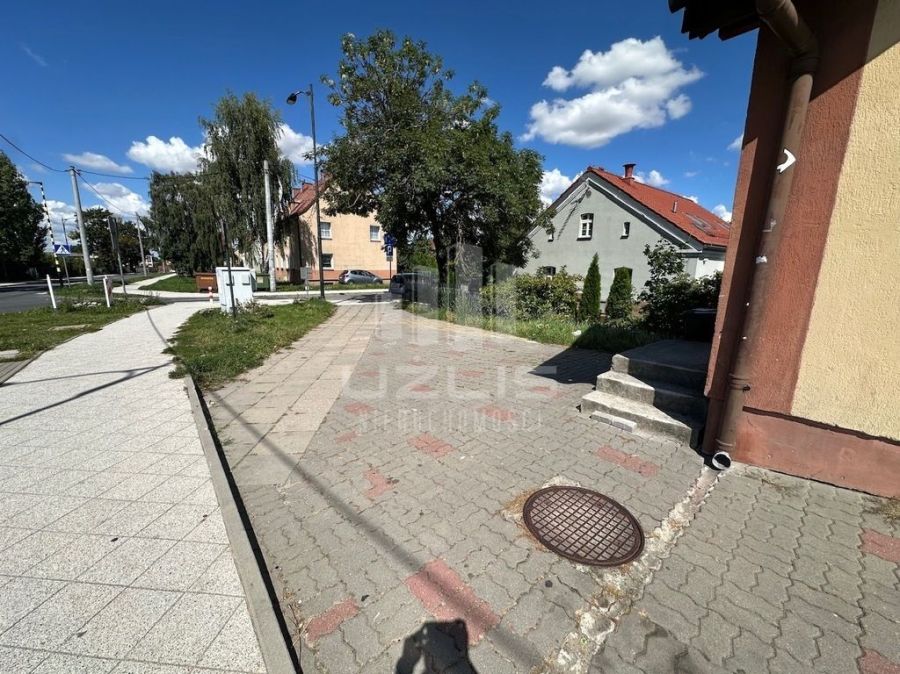 Budynek handlowo-usługowy koło dworca PKP Tczew: zdjecie 99249827