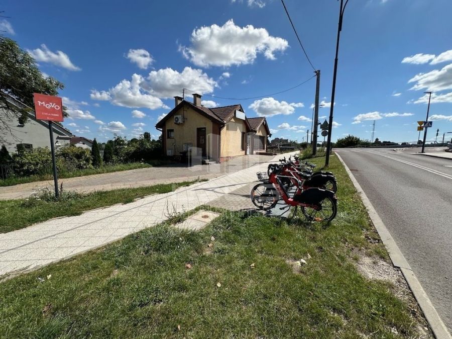 Budynek handlowo-usługowy koło dworca PKP Tczew: zdjecie 99249833