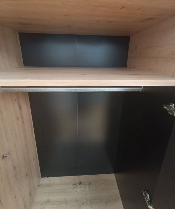 Szafa dwudrzwiowa z drążkiem i półkami: zdjecie 99259946
