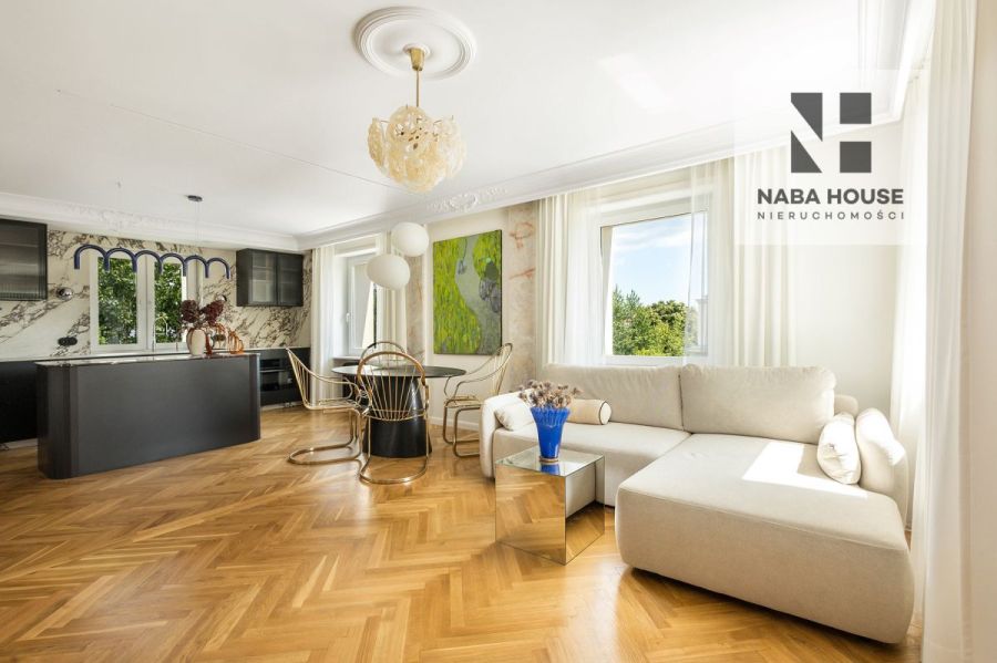 5 pokojowy Apartament w kamienicy.